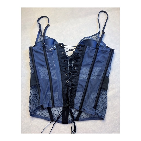 Victoria’s Secret Very Sexy Unlined Corset Lace Top with zipper/ Size 34c - Picture 3 of 3